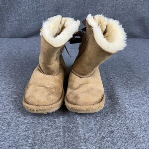 UGG Boots Girls Size 11 Brown Bow Shearling Suede Lined Winter Cozy Warm